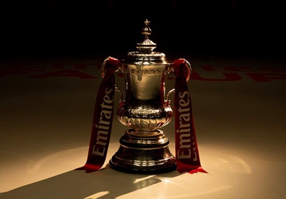 fa-cup-trophy-under-a-spotlight-800