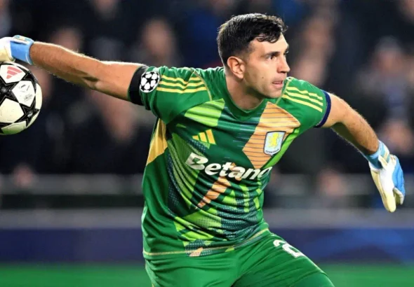 emiliano-martinez-aston-villa-2024-1731805484-154364.jpg