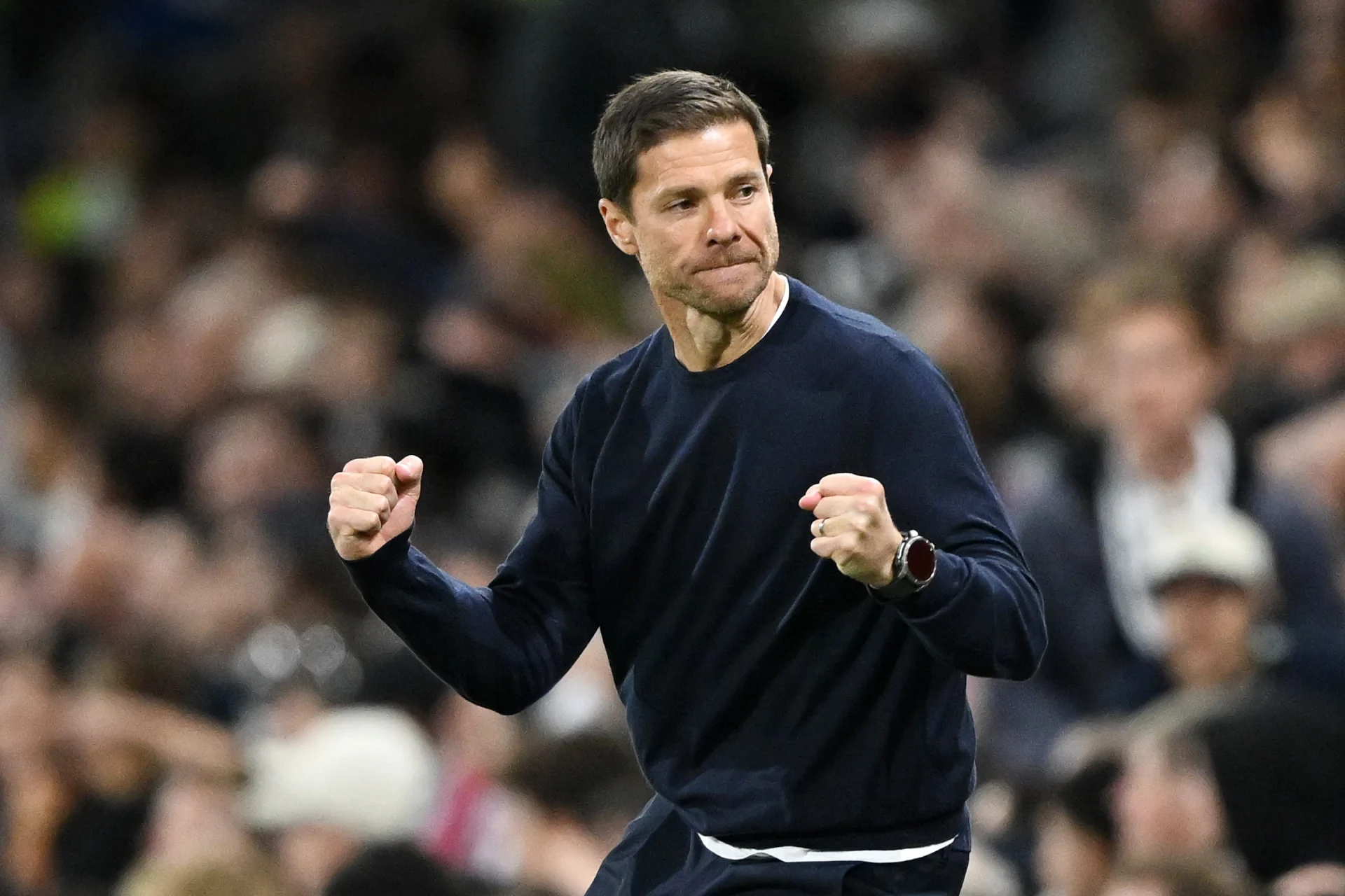 Xabi_Alonso_celebrates_our_victory_at_Fulham-1920x1280.webp